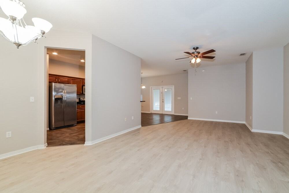 7012 Brenton Manor Ln - Photo 4 of 16