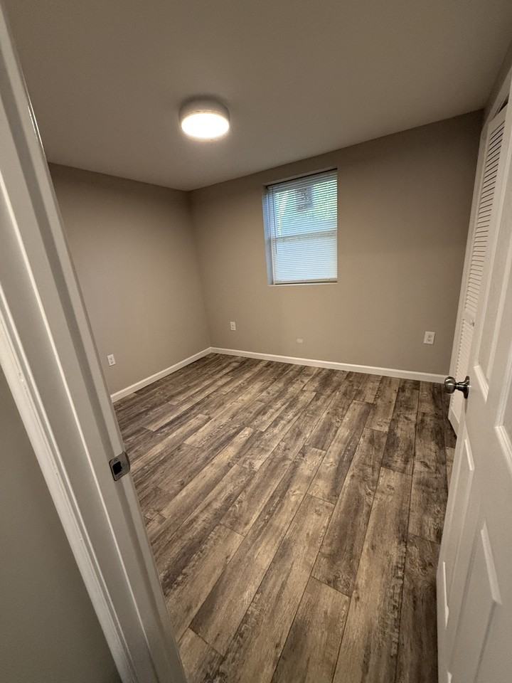 2319 Old Forest Rd #B - Photo 4 of 19