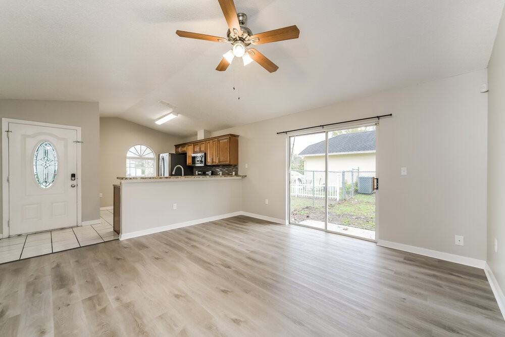 1323 Dover Dr - Photo 5 of 16