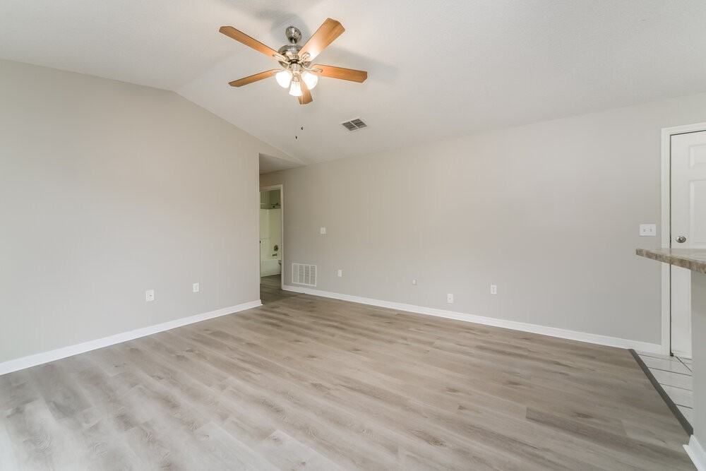 1323 Dover Dr - Photo 7 of 16