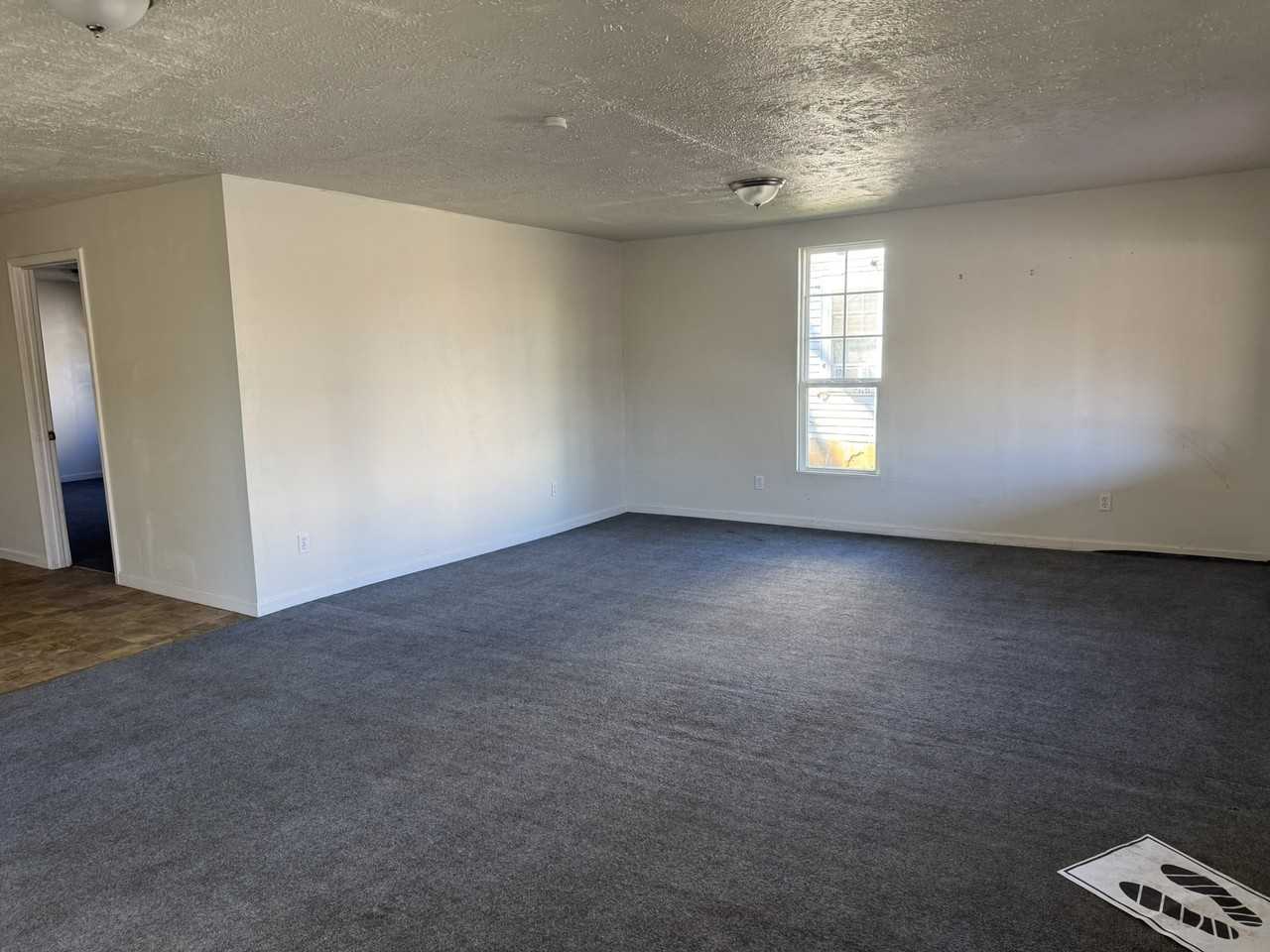 724 Searcy Ave #1 - Photo 2 of 7