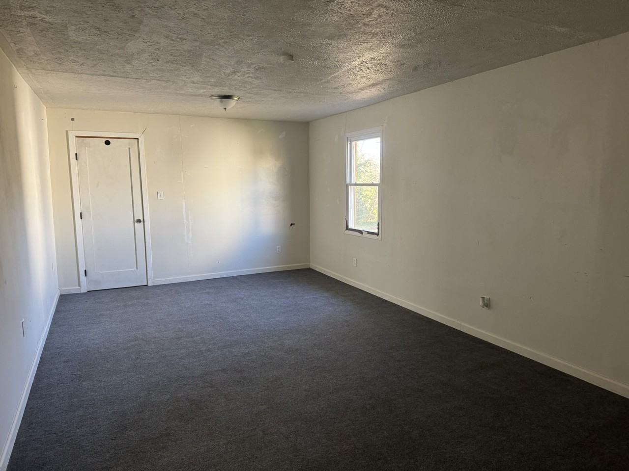 724 Searcy Ave #1 - Photo 4 of 7