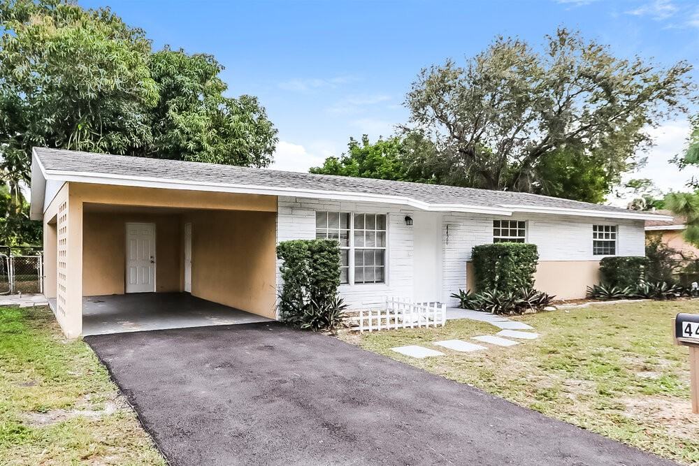 4420 N Shore Dr - Photo 3 of 16