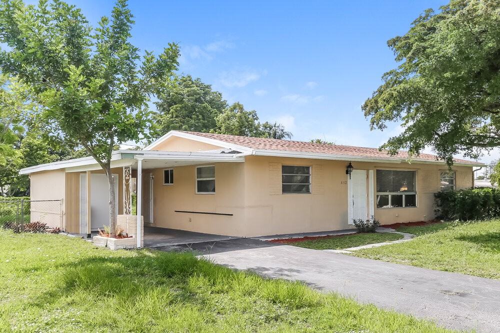 6112 Nw 8th St - Photo 3 of 16