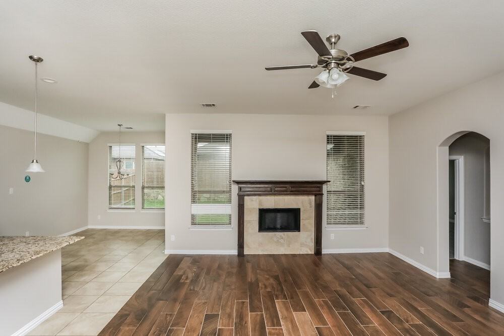 220 Watson St - Photo 3 of 16