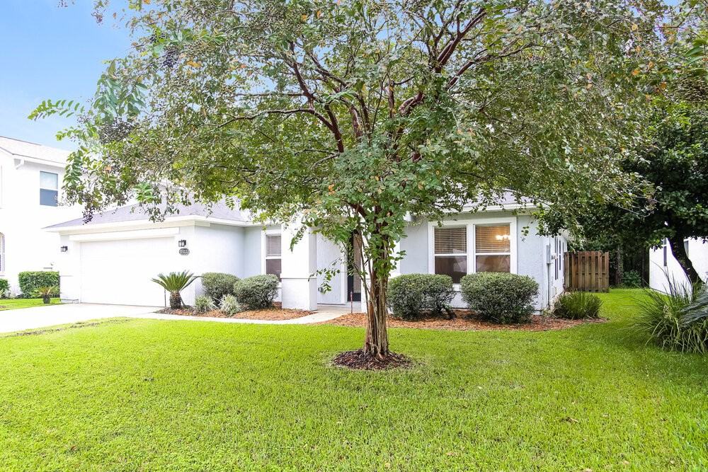 1322 Dunns Lake Dr - Photo 3 of 16