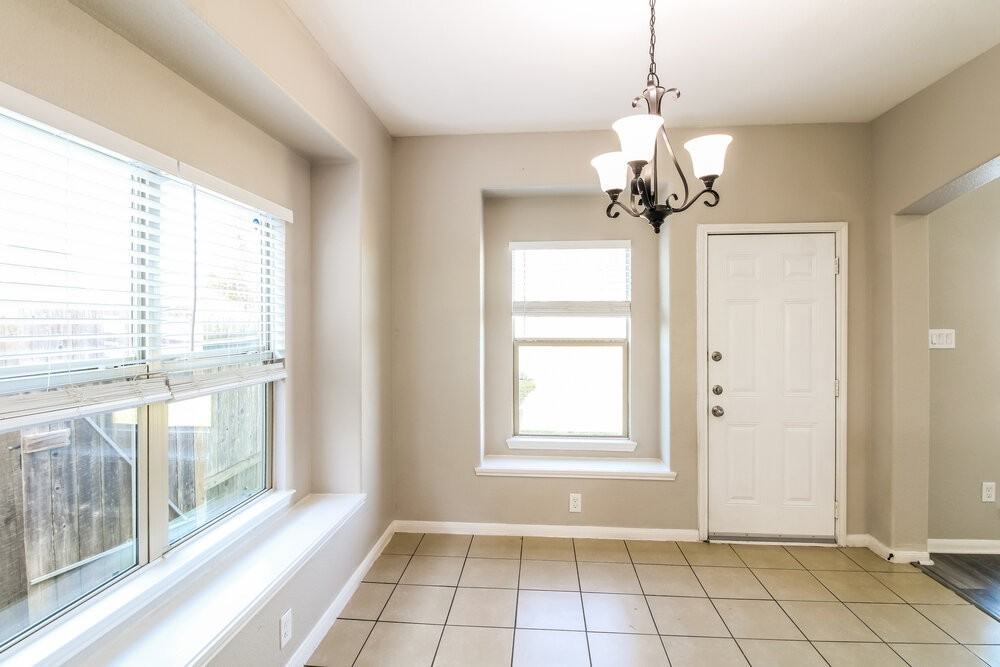 8343 Broadleaf Ave - Photo 7 of 17