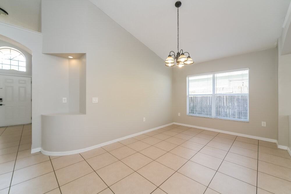 4643 Eagle Peak Dr - Photo 5 of 16