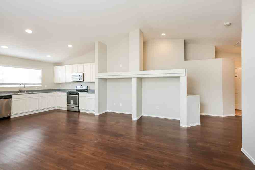 438 River Glider Ave - Photo 4 of 16