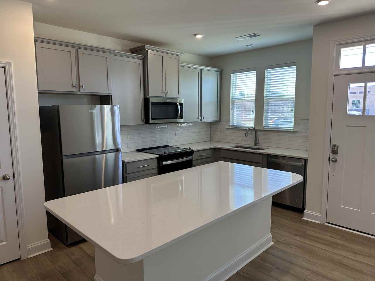 1027 S Point Rd #1 - Photo 2 of 28