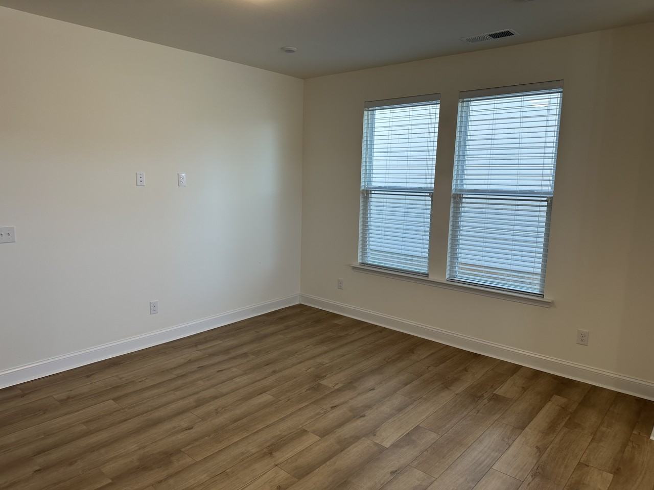 1027 S Point Rd #1 - Photo 7 of 28