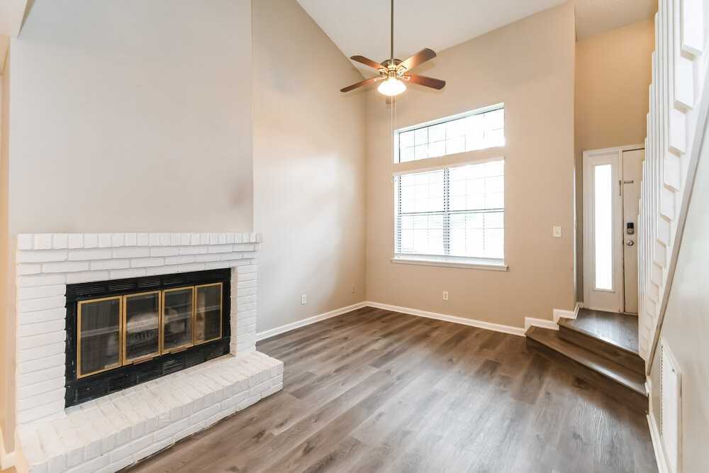 9563 Sugar Hollow Ln - Photo 4 of 17