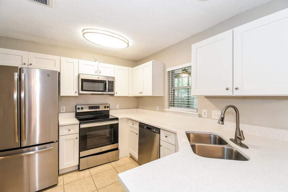 9563 Sugar Hollow Ln - Photo 6 of 17