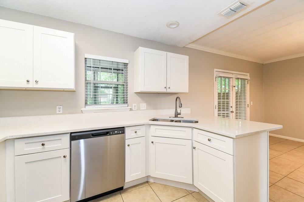 9563 Sugar Hollow Ln - Photo 7 of 17