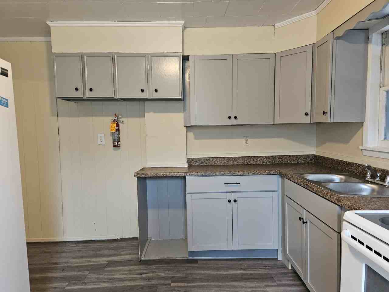 355 Reynolds Ave #1 - Photo 4 of 19