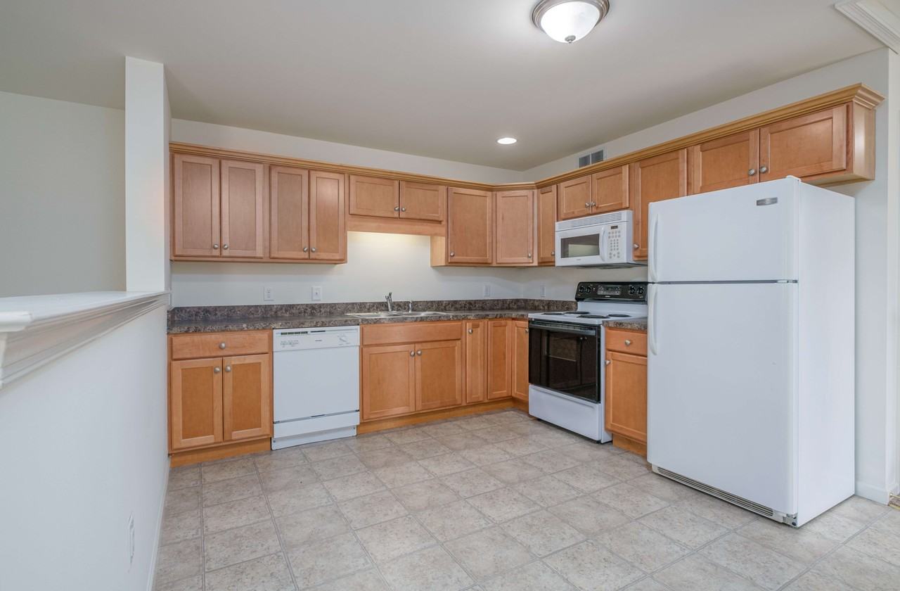 303 College Manor Ave - Photo 3 of 11