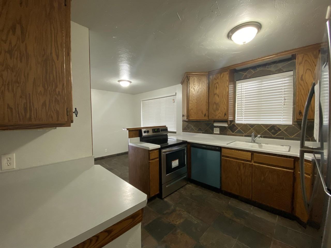 189 E Tennyson Ave #1 - Photo 4 of 27