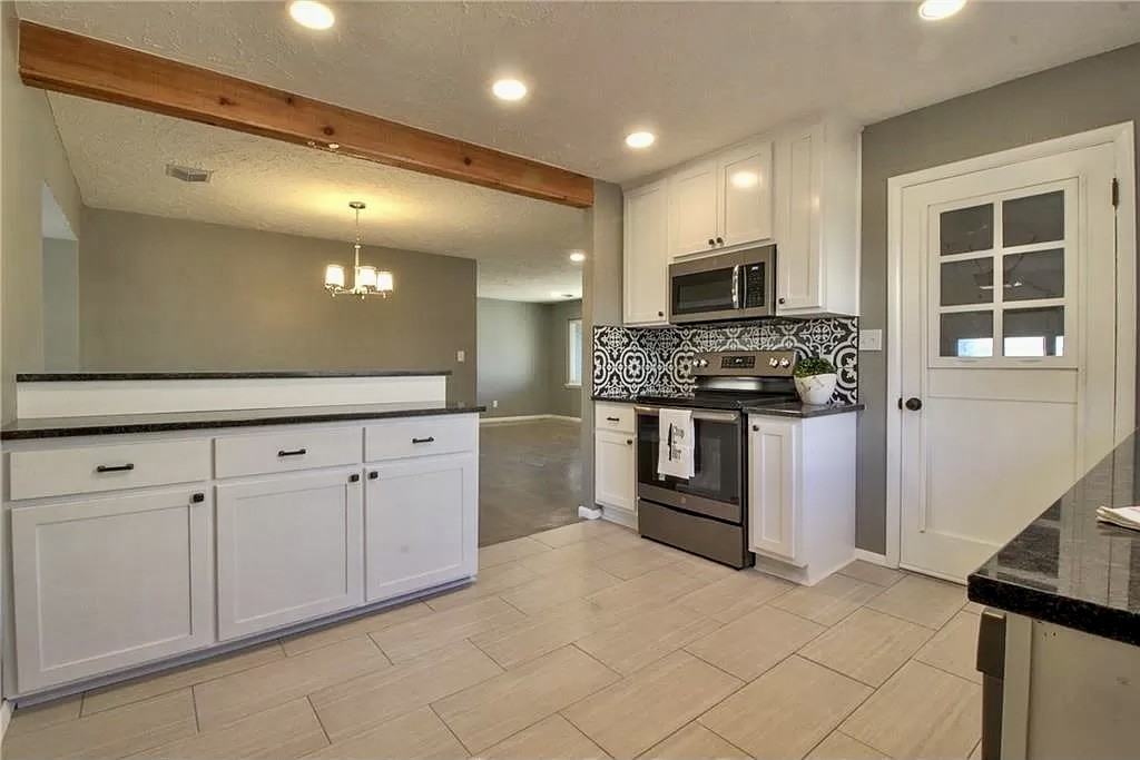 10616 Greystone Ave #NA - Photo 2 of 20