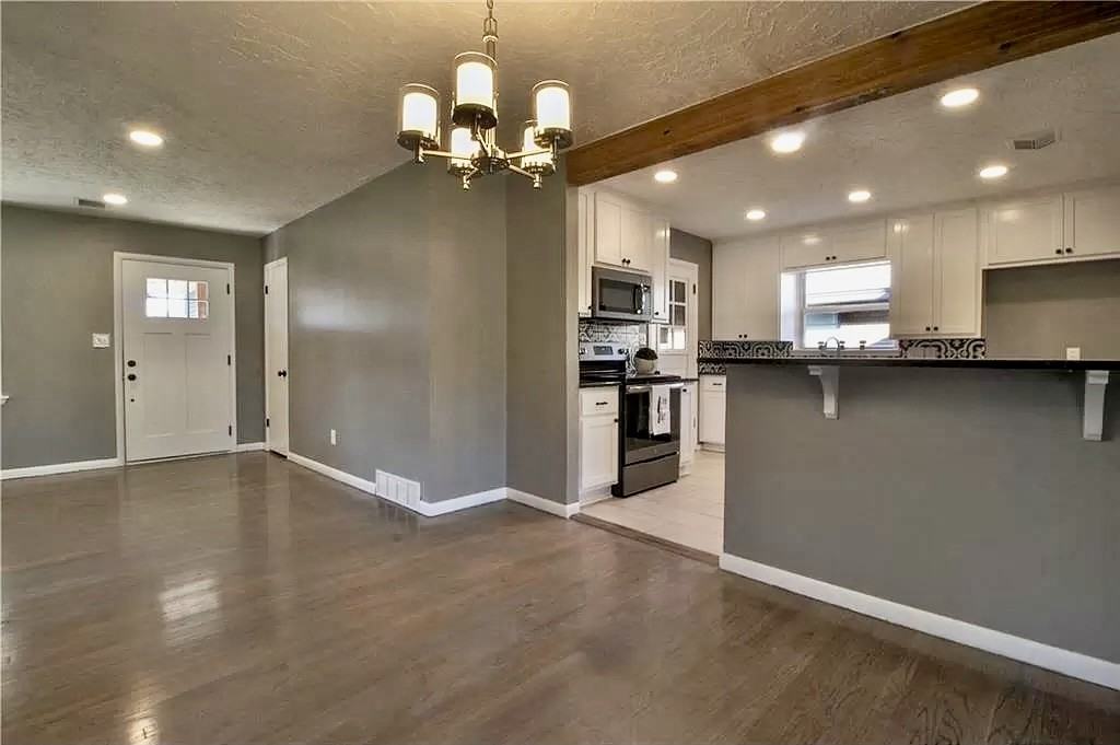 10616 Greystone Ave #NA - Photo 3 of 20