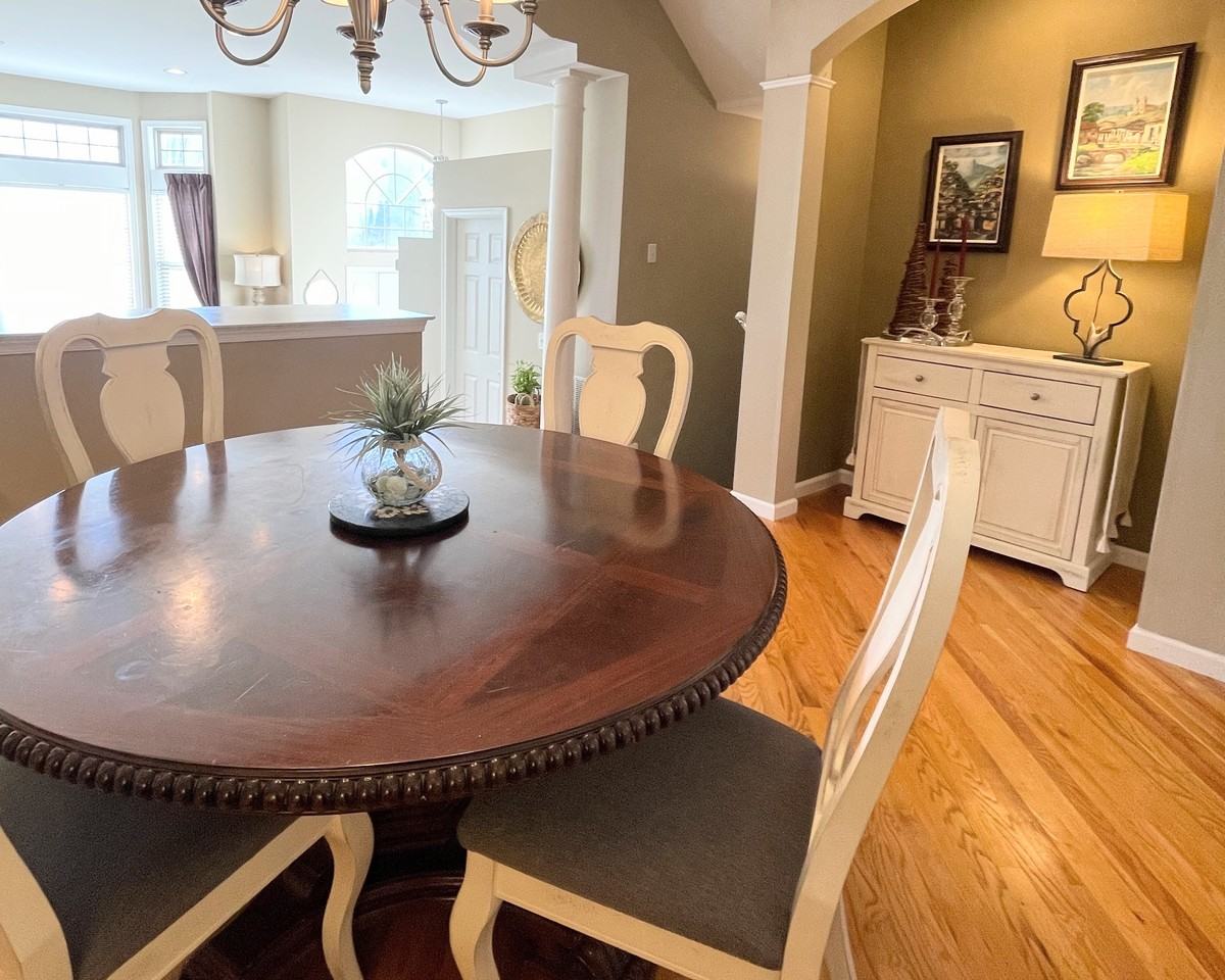 4085 Waterford Dr #1 - Photo 4 of 17