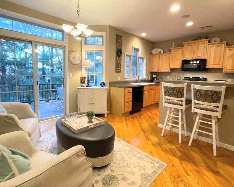 4085 Waterford Dr #1 - Photo 6 of 17