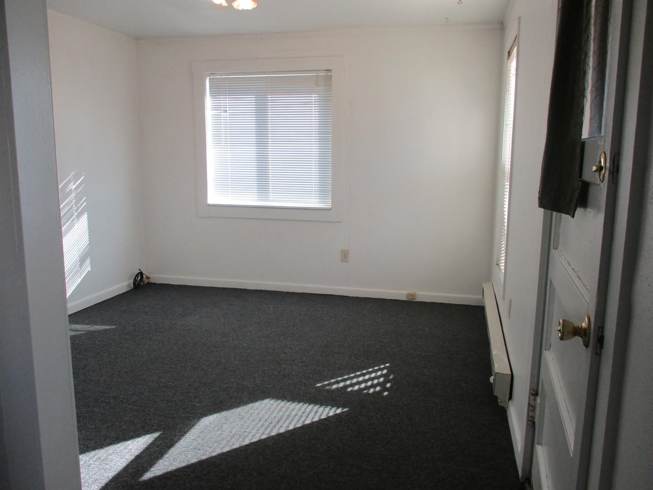 157 1/2 Monroe St #157-1-2 - Photo 2 of 7