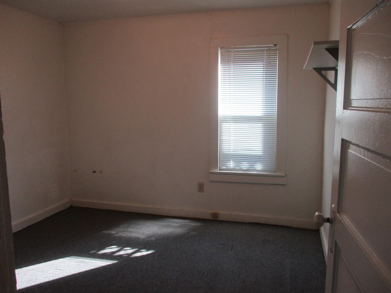 157 1/2 Monroe St #157-1-2 - Photo 5 of 7