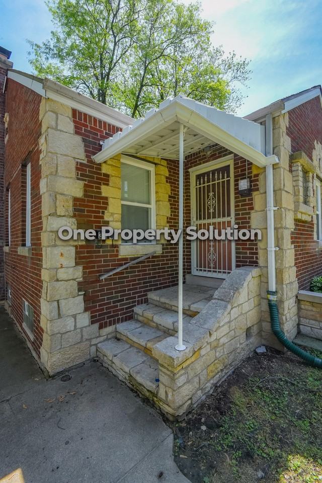 3741 Tyler St #1 - Photo 3 of 37