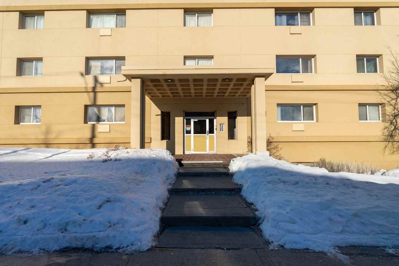 1077 Wellington Ave - Photo 4 of 14