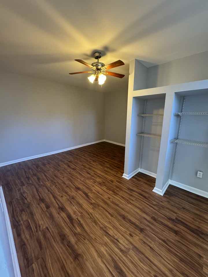 176 W Manheim St Apt 1st #1stFLREAR - Photo 4 of 6