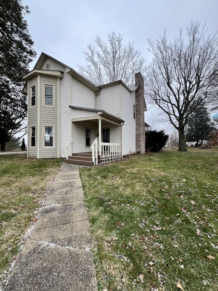 Walnut St #1 - Photo 2 of 25