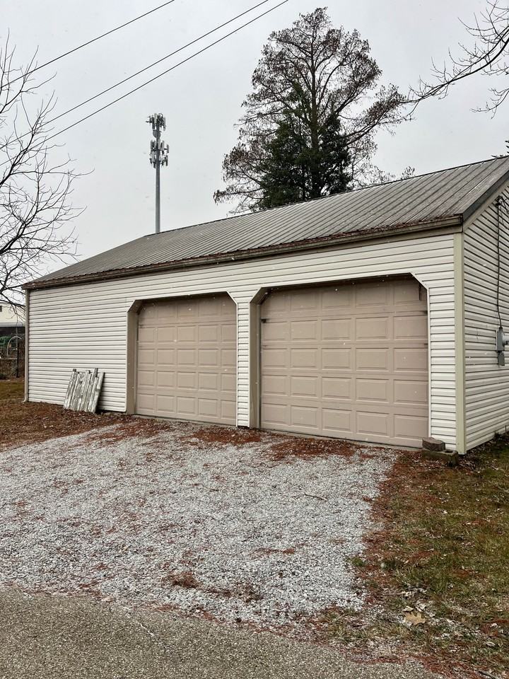 Walnut St #1 - Photo 4 of 25