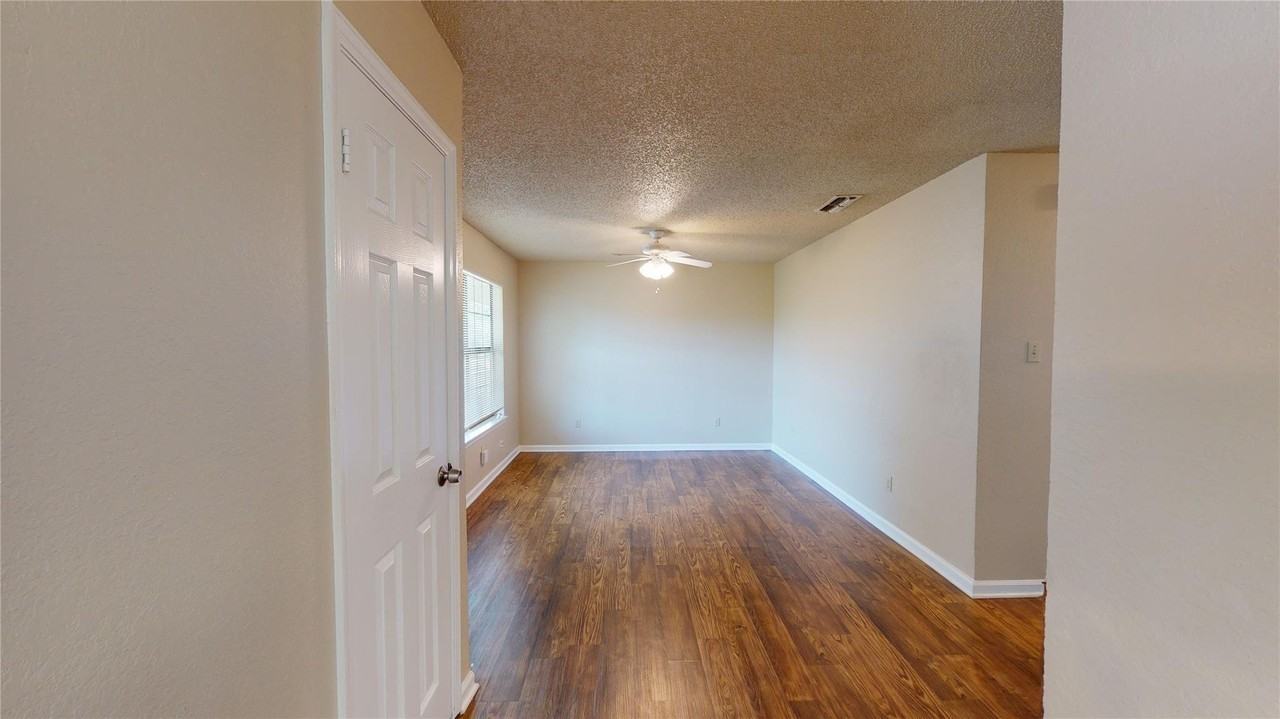 214 Renfro St #B - Photo 4 of 15