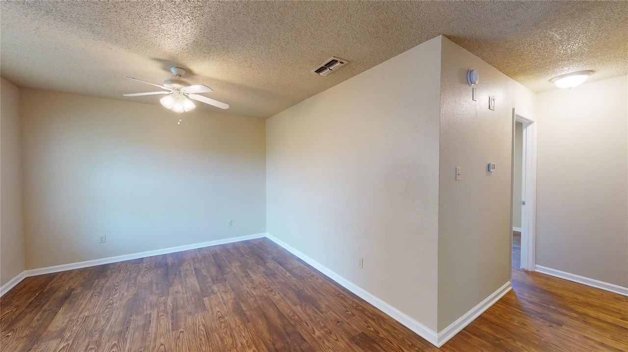 214 Renfro St #B - Photo 6 of 15