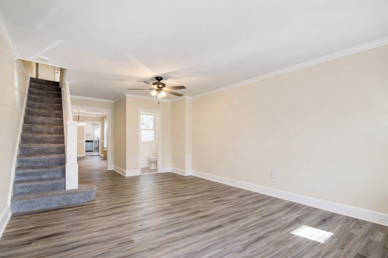 1909 W 8th St #1 - Photo 3 of 20