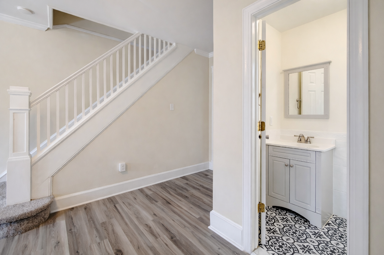 1909 W 8th St #1 - Photo 5 of 20