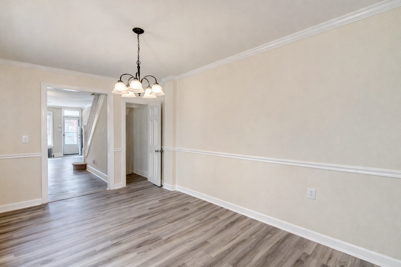 1909 W 8th St #1 - Photo 7 of 20