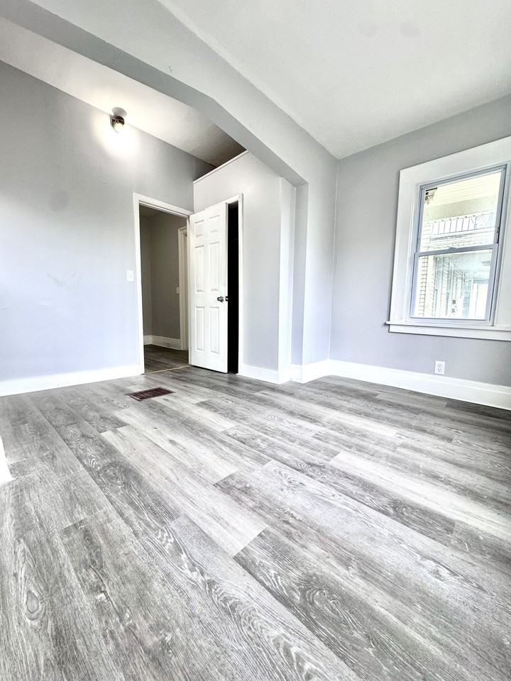 339 Hampshire St #1 - Photo 5 of 18
