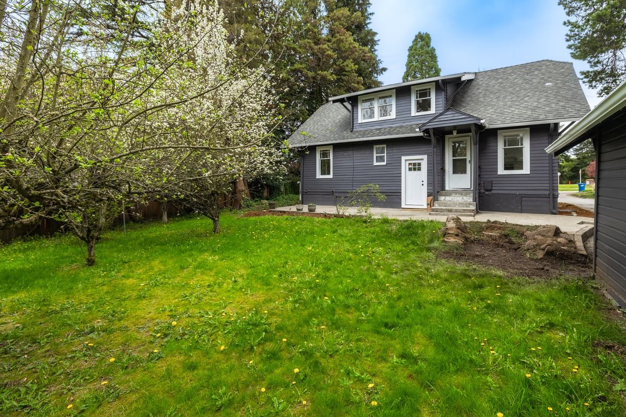 11207 Se 248th St #1 - Photo 3 of 13