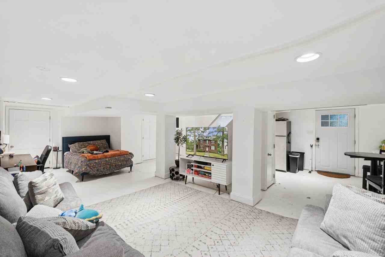 8400 48th Ave #1 - Photo 3 of 6