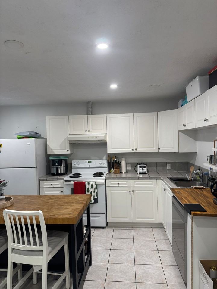 3033 Fleet Street - Photo 5 of 10