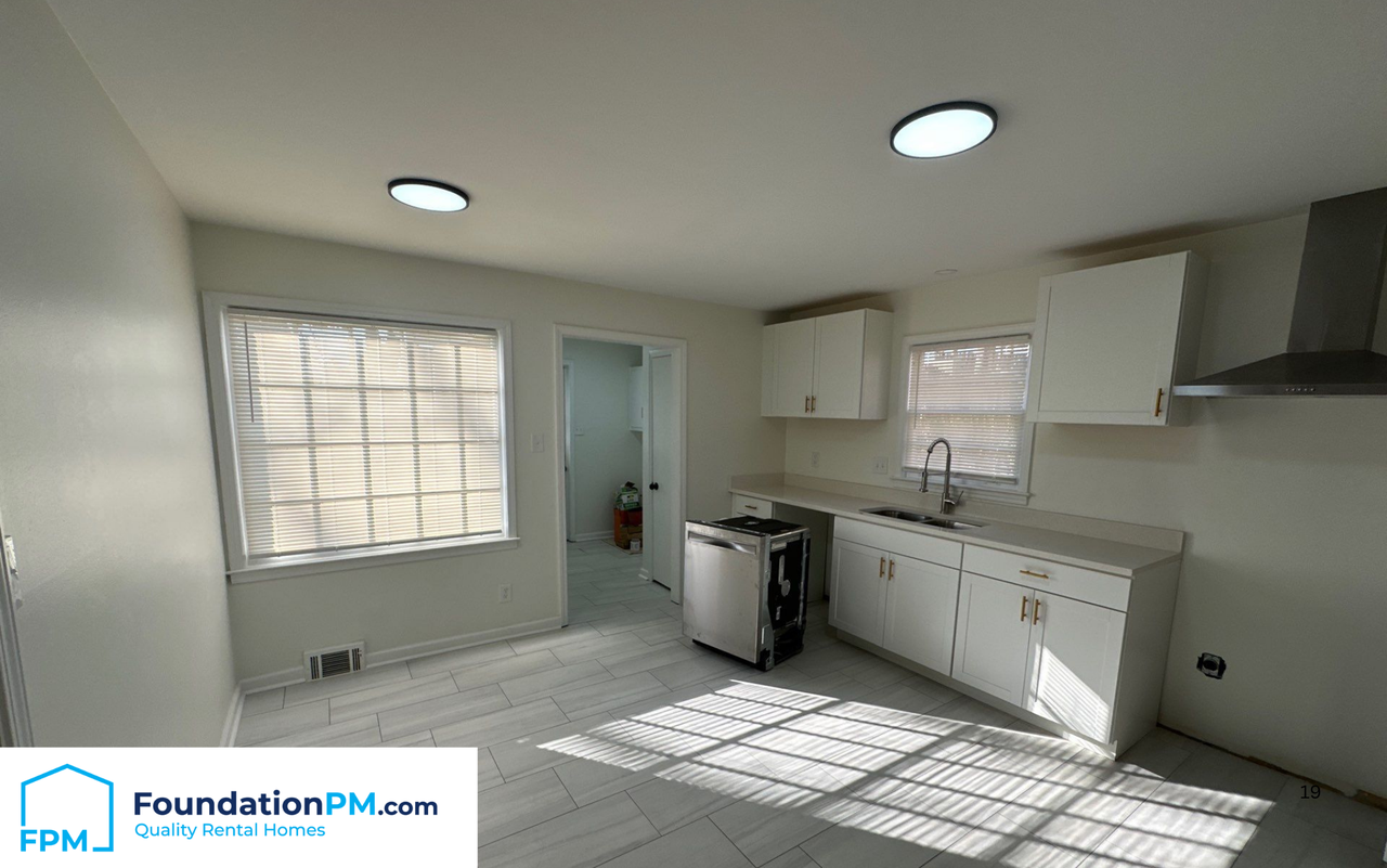 5225 Oak Meadow Ave #1 - Photo 4 of 23