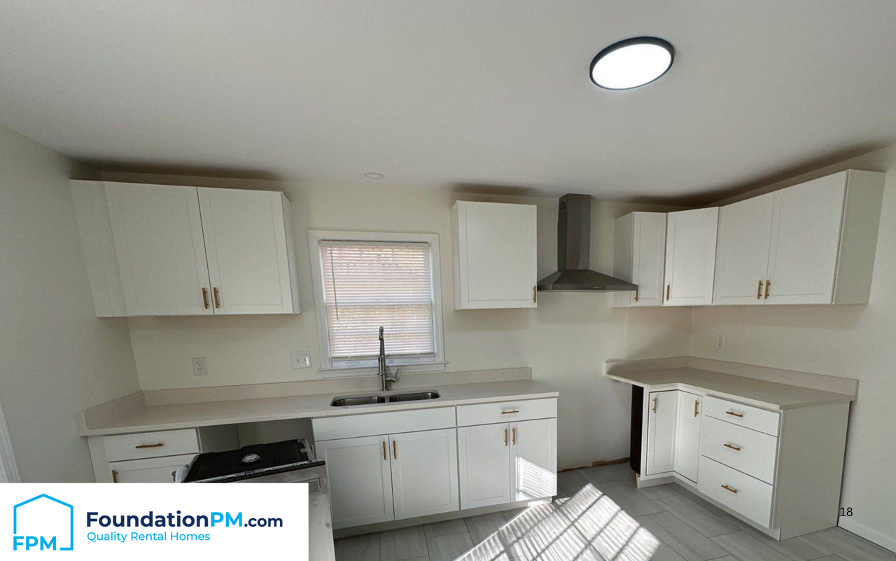 5225 Oak Meadow Ave #1 - Photo 5 of 23