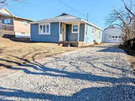 featured image of 906 S 1st St #1