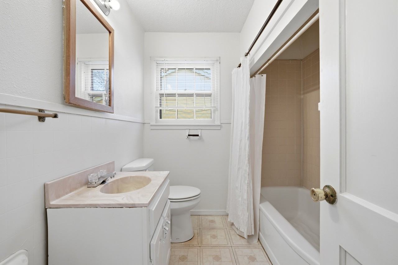 4020 Maple Ave #1 - Photo 5 of 15