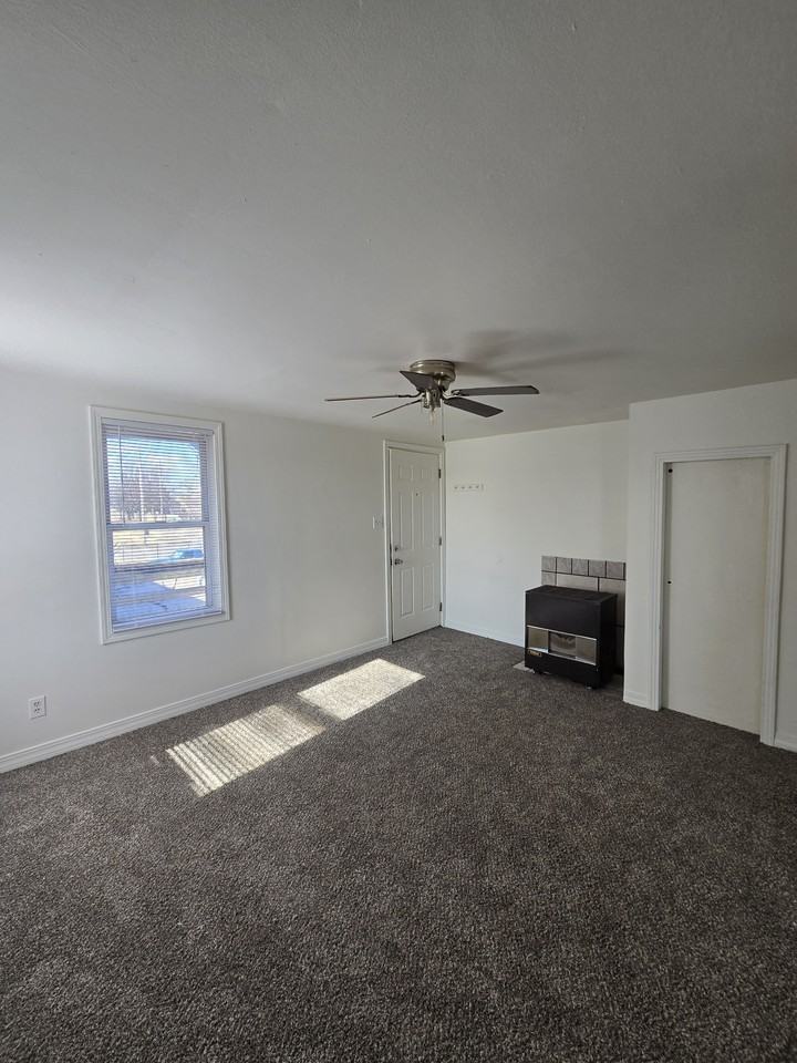 938 N Broadway Ave #2 - Photo 2 of 12