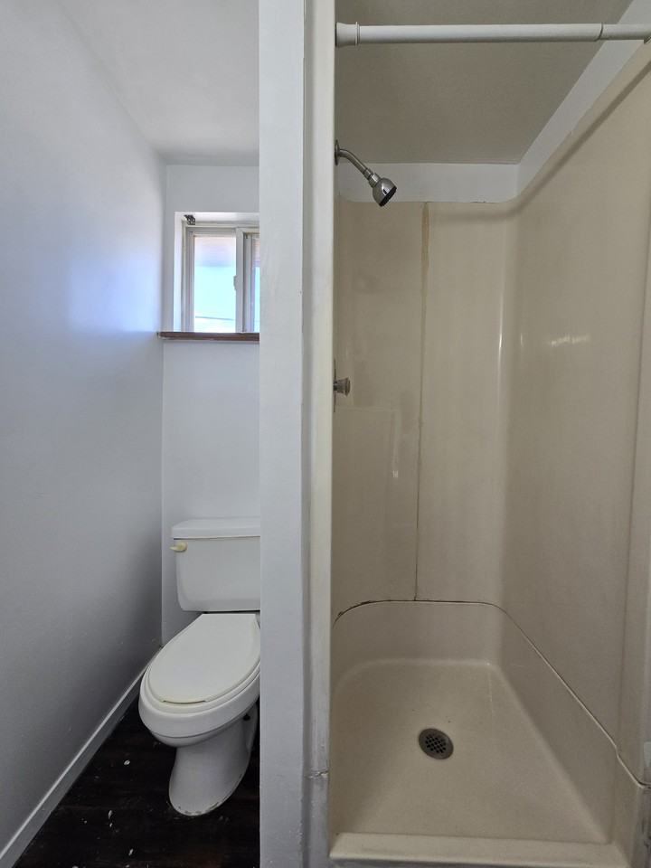 938 N Broadway Ave #2 - Photo 6 of 12