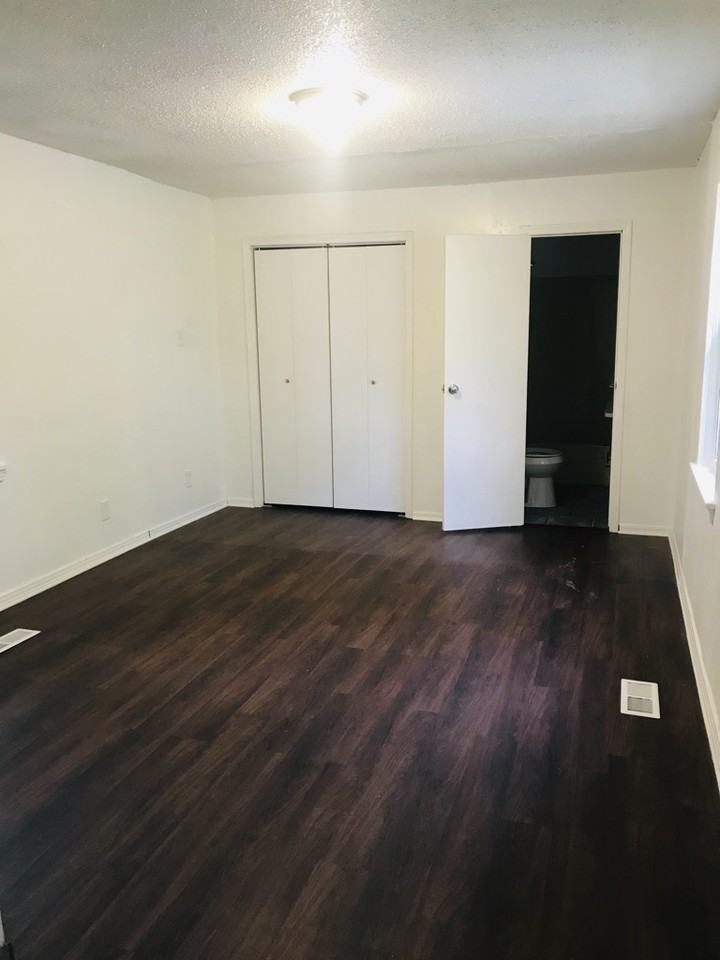 1416 Ne 39th St #1 - Photo 5 of 12