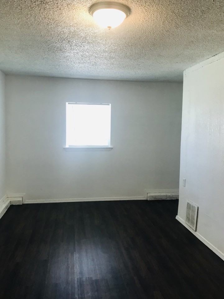 1416 Ne 39th St #1 - Photo 7 of 12