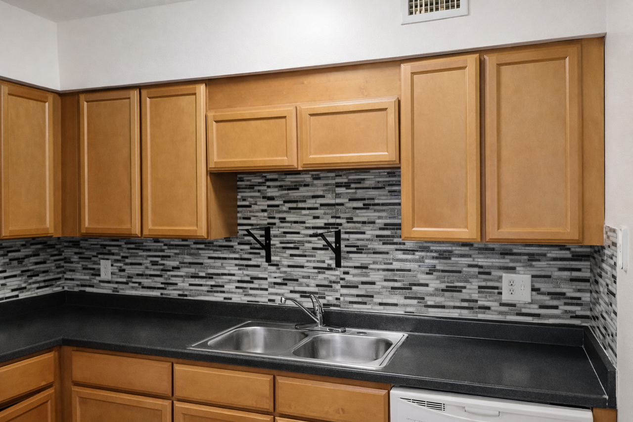 4777 Orange Grove Blvd Apt 3 #3 - Photo 6 of 13